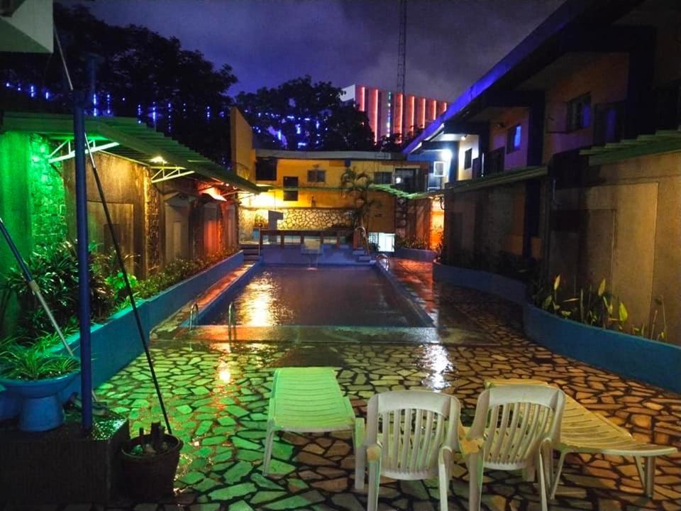 2 Hotel Saleh Angeles Exterior foto