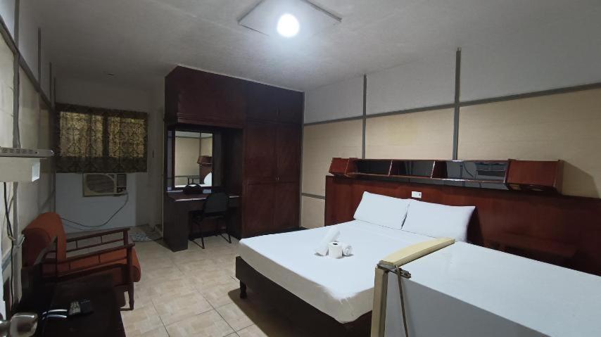 2 Hotel Saleh Angeles Exterior foto
